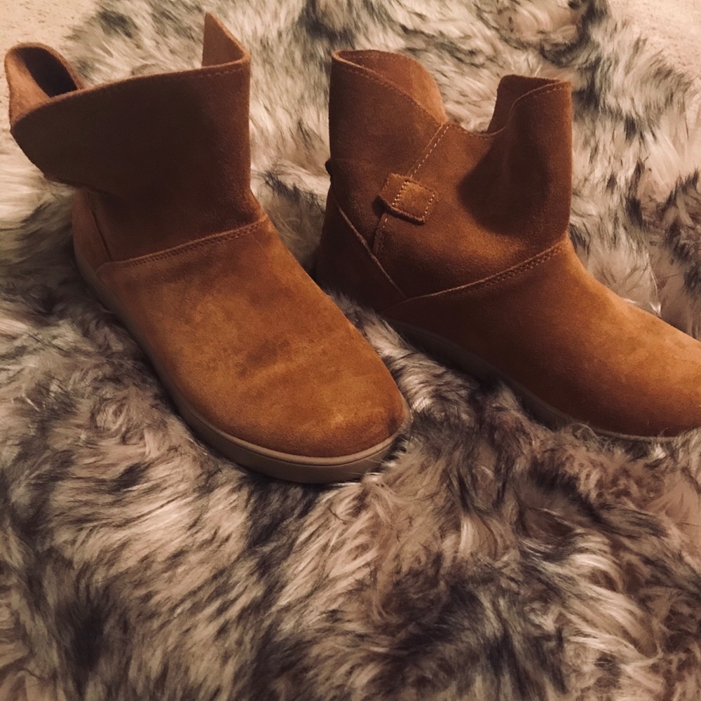 Koolaburra by UGG Ankle Boots